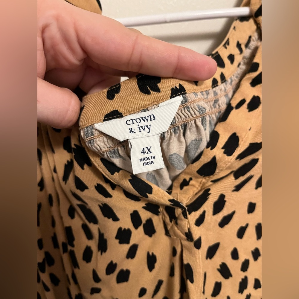 Crown & Ivy Leopard print hi-low blouse